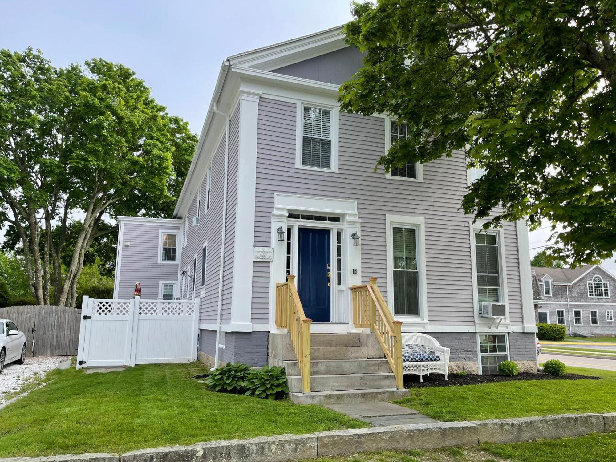 Sunny, Historic 3 Bedroom Townhouse In Downtown Mystic Stonington Exterior photo